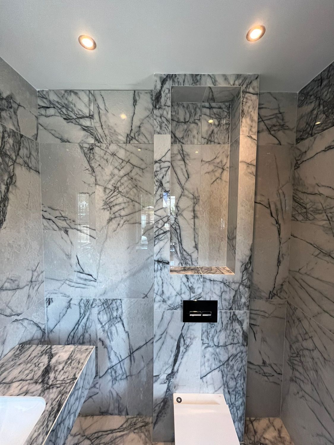 Buckingham Shadow Nero Polished