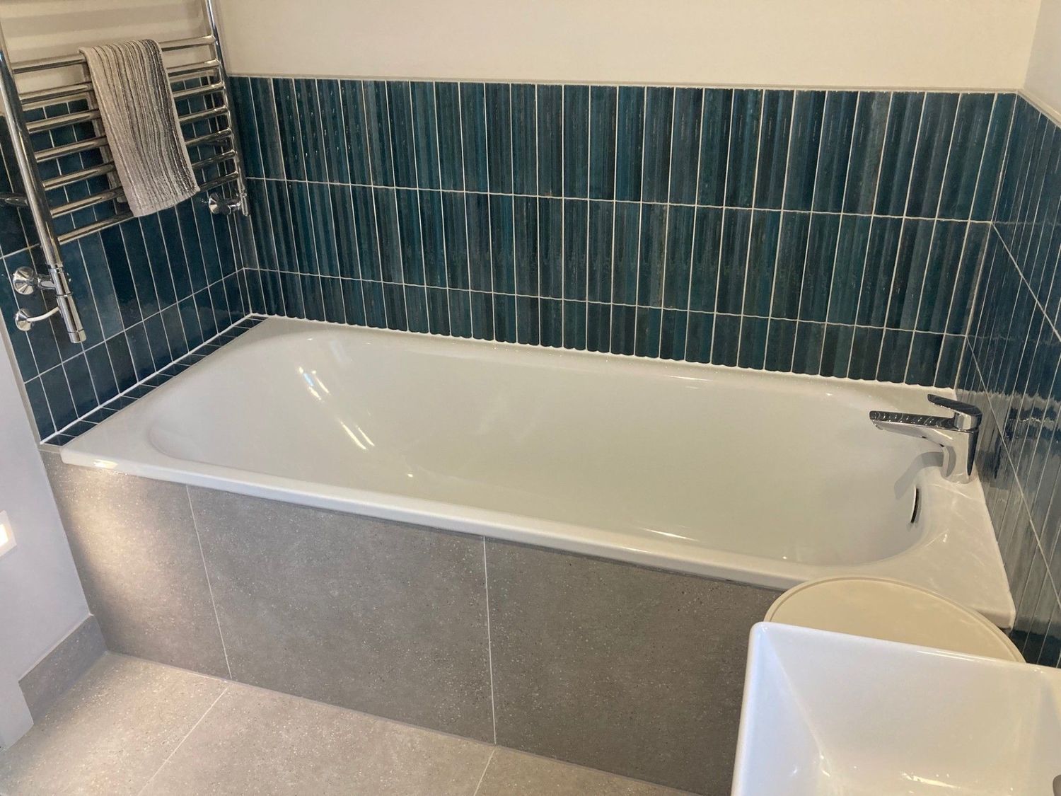 Salerno Azul Fluted Gloss 240x60 Salerno Azul Fluted Gloss 240x60