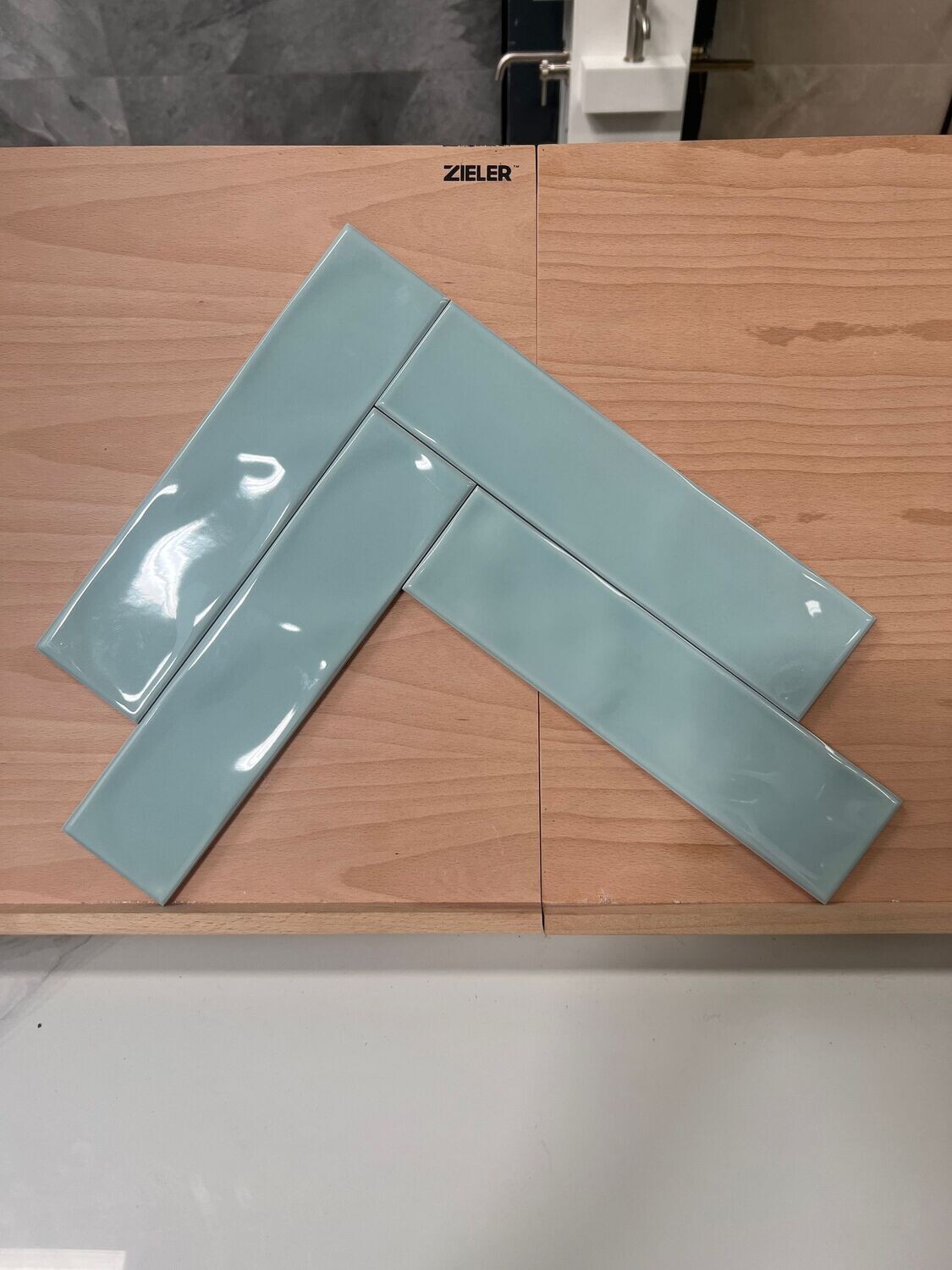 Cambridge Verdigris Gloss 300x75mm Cambridge Verdigris Gloss 300x75mm