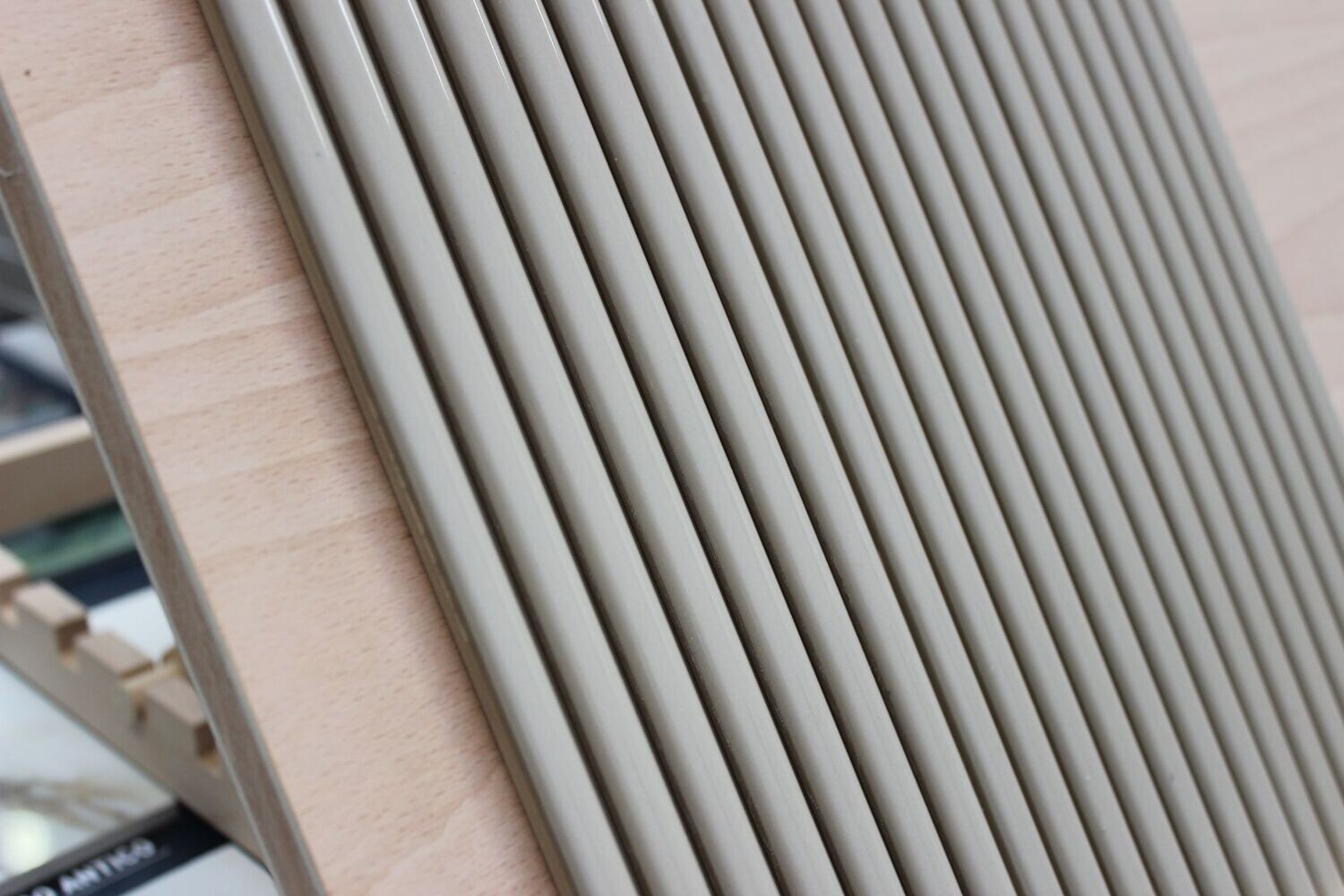 Circular Cream Gloss Circular Cream Gloss