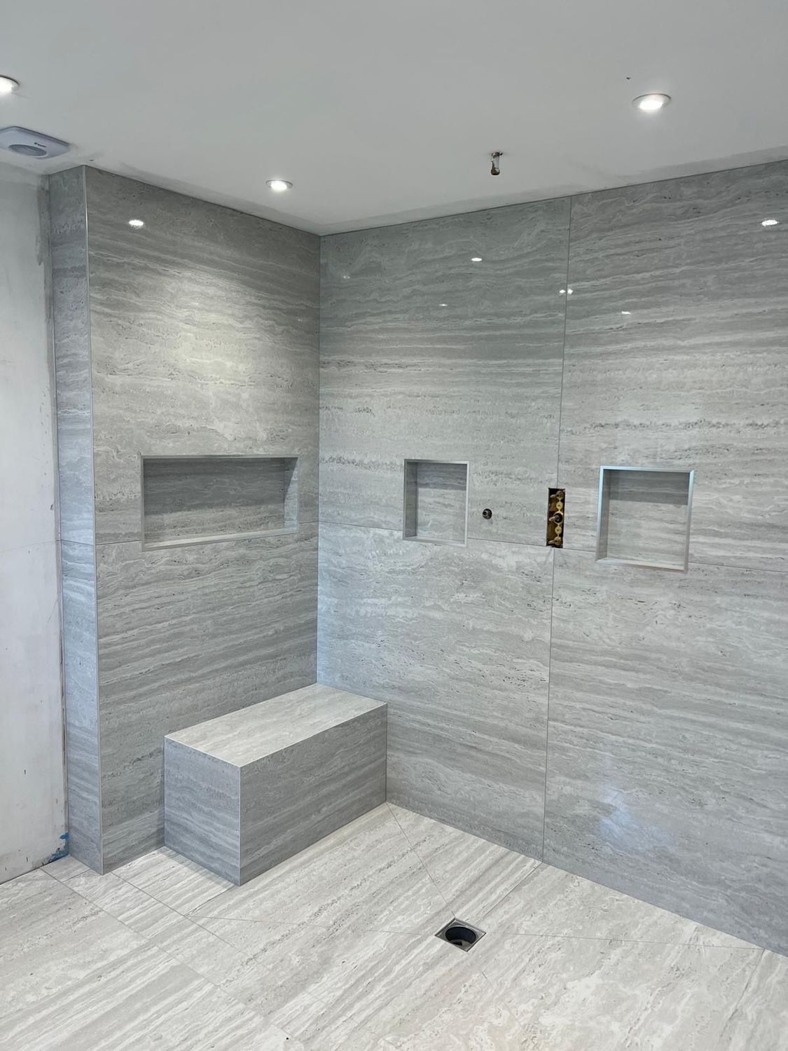 Travertina Gris Gloss Travertina Gris Gloss
