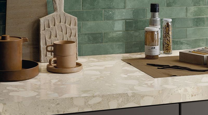 Husk Beige Light