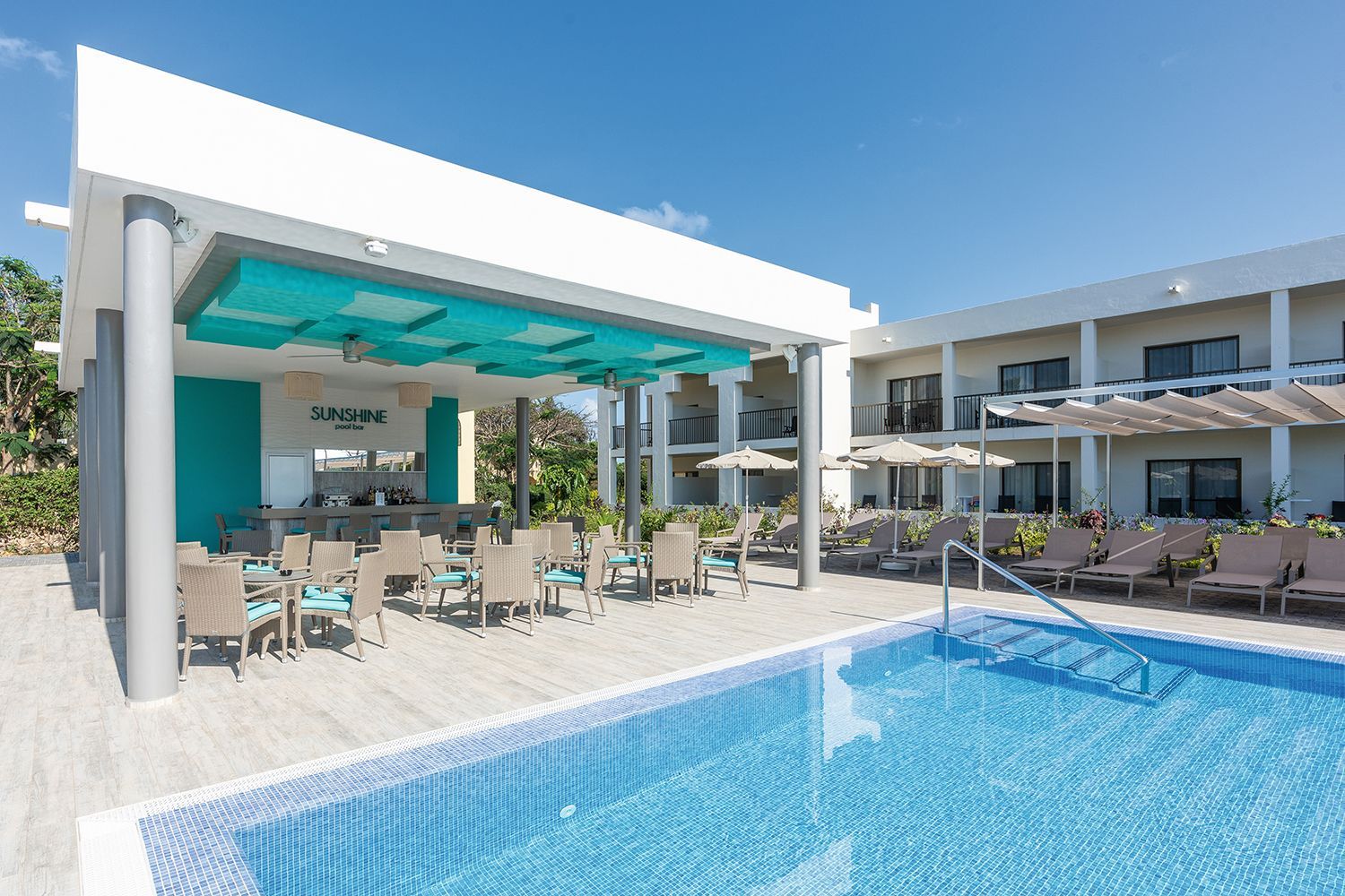 Mosaic Pool Mar Gloss