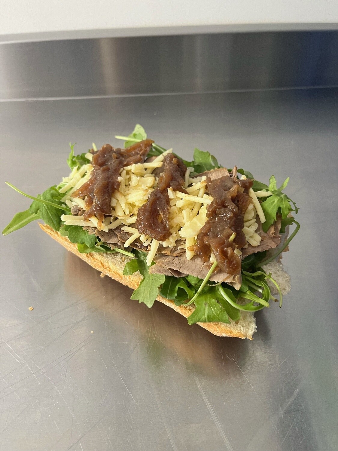 Roast Beef with Vintage chedder &amp; Caramelised Onions