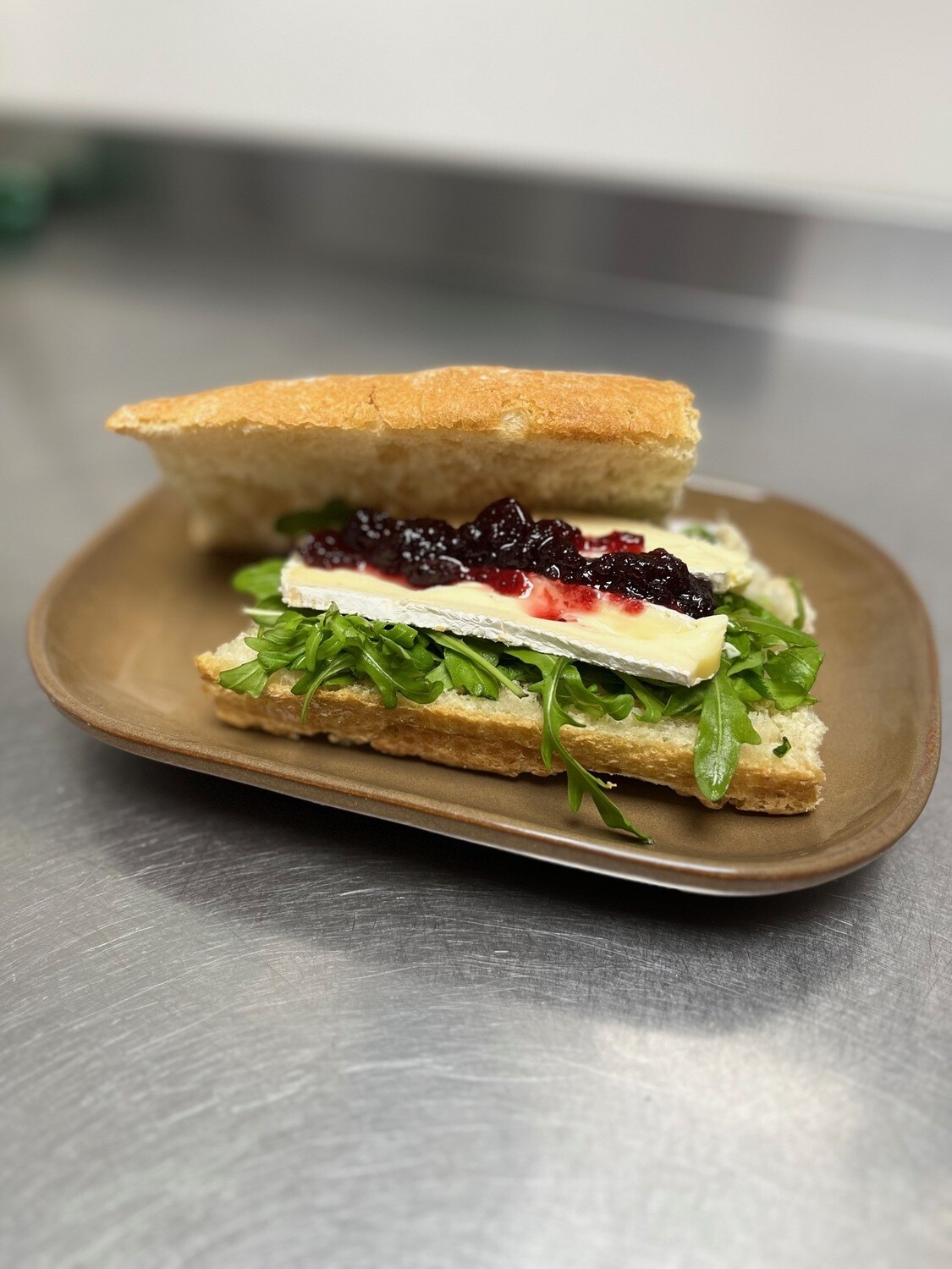 Brie, Pear Chutney / Cranberry &amp; Rocket