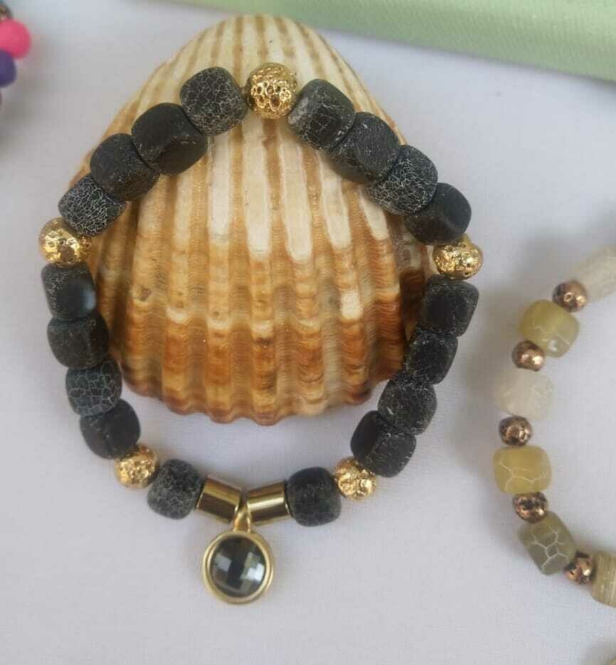 Pulsera - Agatas gris mate, cuentas  cuadradas