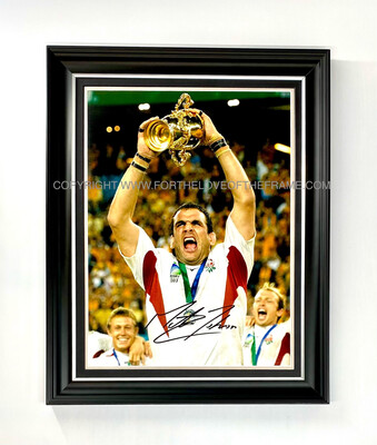 Martin Johnson Stunning Hand Signed England Rugby Photo in Handmade Luxury Wooden Framed Display photo and proof Certificate of Authenticity