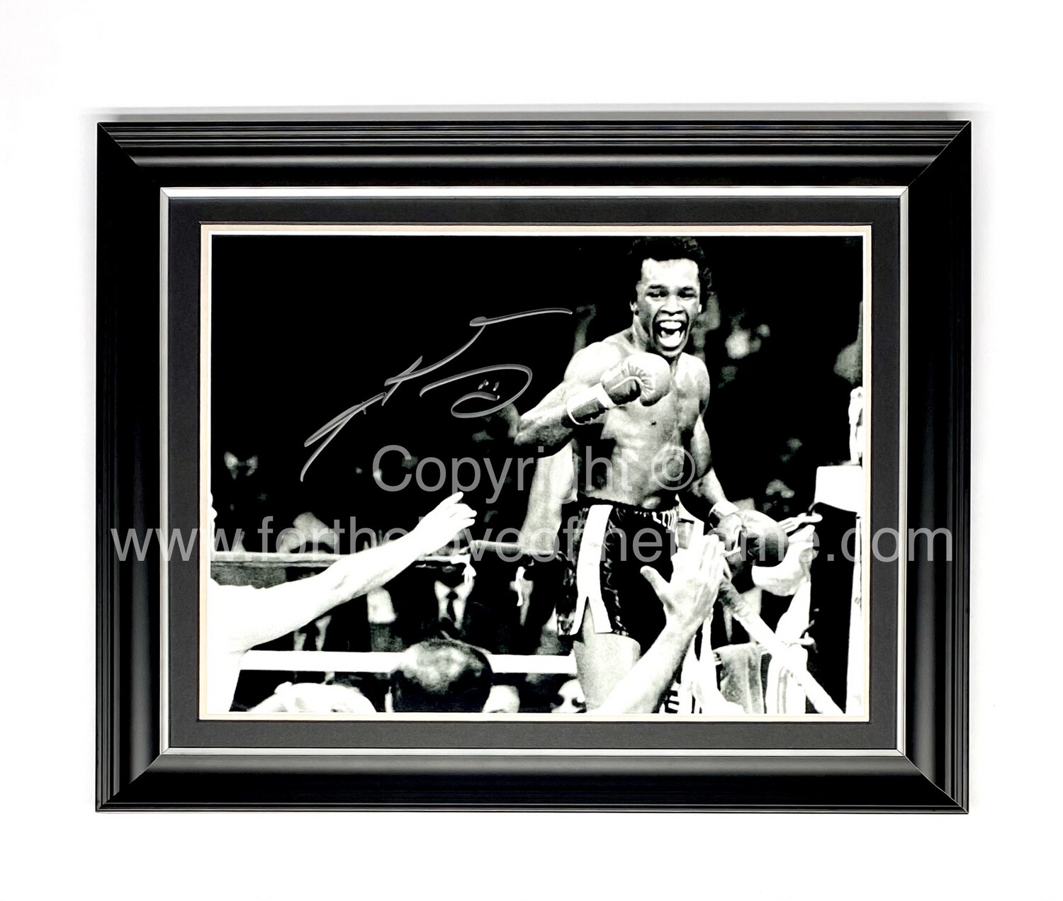 Signed Sugar Ray Leonard Photo 12 x 8" with Certificate of Authenticity 