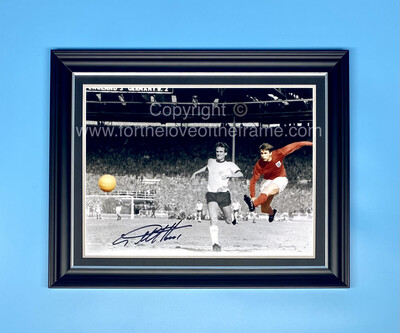 Geoff Hurst Hand Signed England 1966 World Cup Final Football Soccer Luxury Framed Official Photo Display & COA