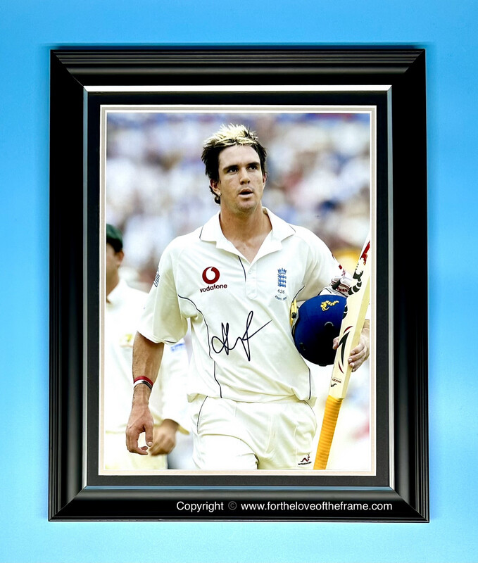 Kevin Pietersen Stunning Hand Signed England Cricket Photo In High Quality Handmade Wooden Display & Certificate of Authenticity AFTAL