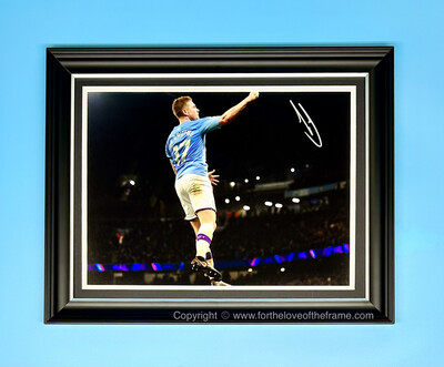 Kevin De Bruyne Stunning Hand Signed Manchester City Football Soccer Photo in Luxury Handmade Wooden Display & Certificates of Authenticity