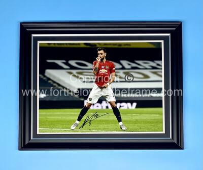 Bruno Fernandes Stunning Hand Signed Manchester United Football Soccer Photo In Luxury Handmade Wooden Display & Certificate Of Authenticity