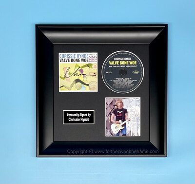 Chrissie Hynde Signed Valve Bone Woe Cover & CD In Luxury Handmade Wooden Frame & AFTAL Member Certificate Of Authenticity Music The Pretenders Autograph Memorabilia Photo Poster