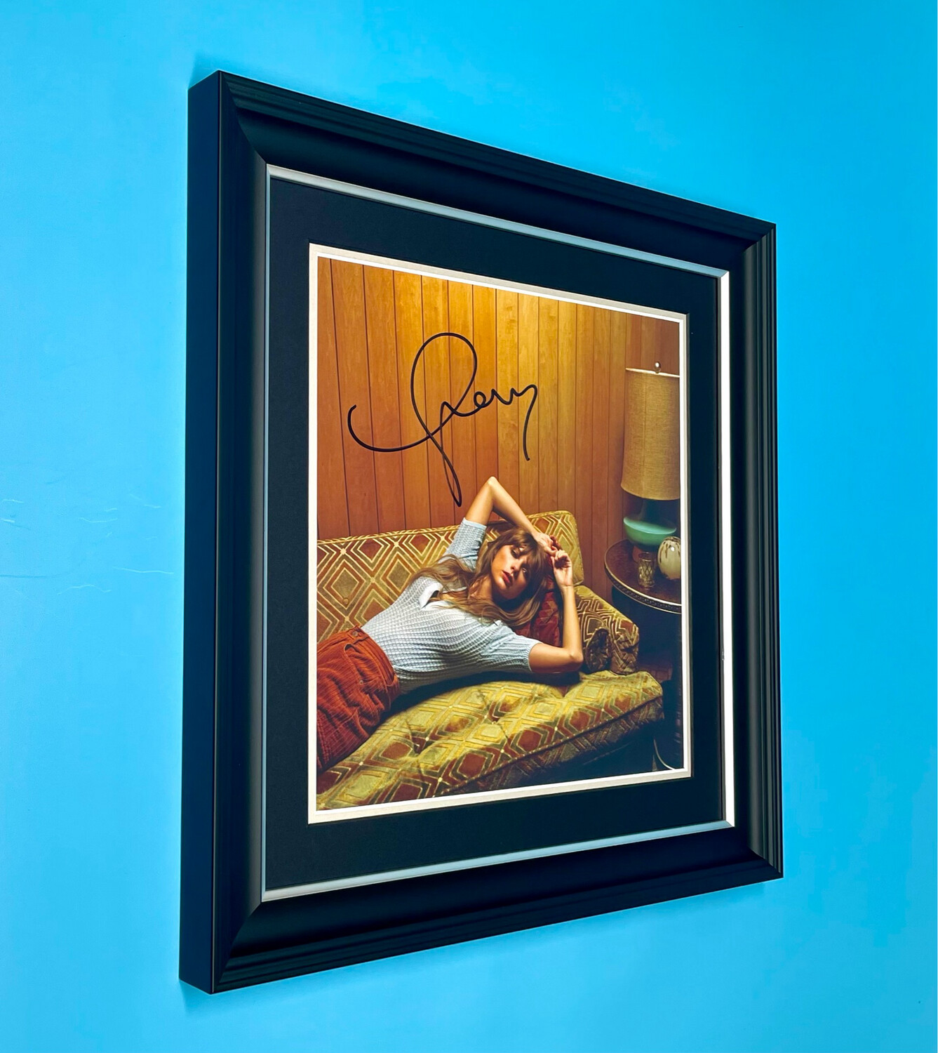 Taylor Swift サイン入りアルバム「Midnights」額装 Taylor Swift – Midnights Jade Green Signed Insert Framed Display