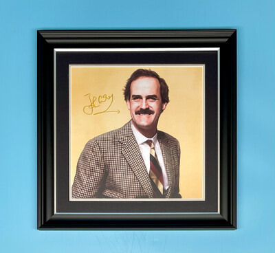 John Cleese Signed Photo In Luxury Handmade Wooden Frame & AFTAL Member Certificate Of Authenticity Movie Film TV Autograph Memorabilia Fawlty Towers Poster