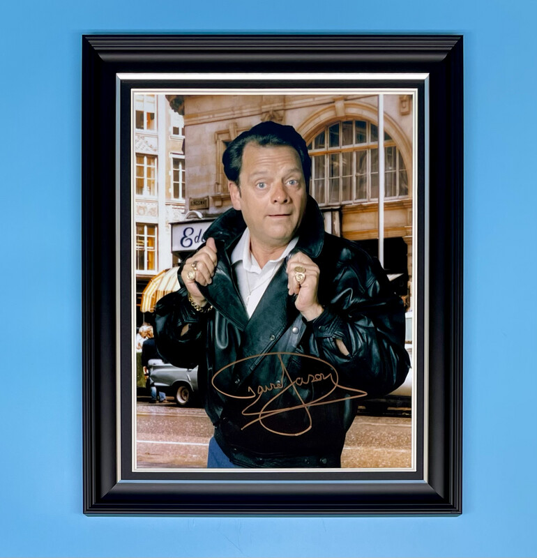 David Jason Signed Photo In Luxury Handmade Wooden Frame & AFTAL Member Certificate Of Authenticity Autograph Movie Film TV Memorabilia Poster Only Fools And Horses Del Boy