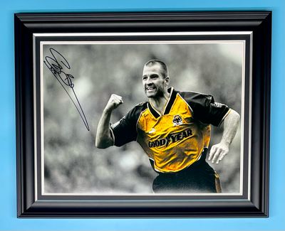 Steve Bull Signed Photo In Luxury Handmade Wooden Frame & AFTAL Member Certificate Of Authenticity Autograph Football Soccer Memorabilia Wolves Poster