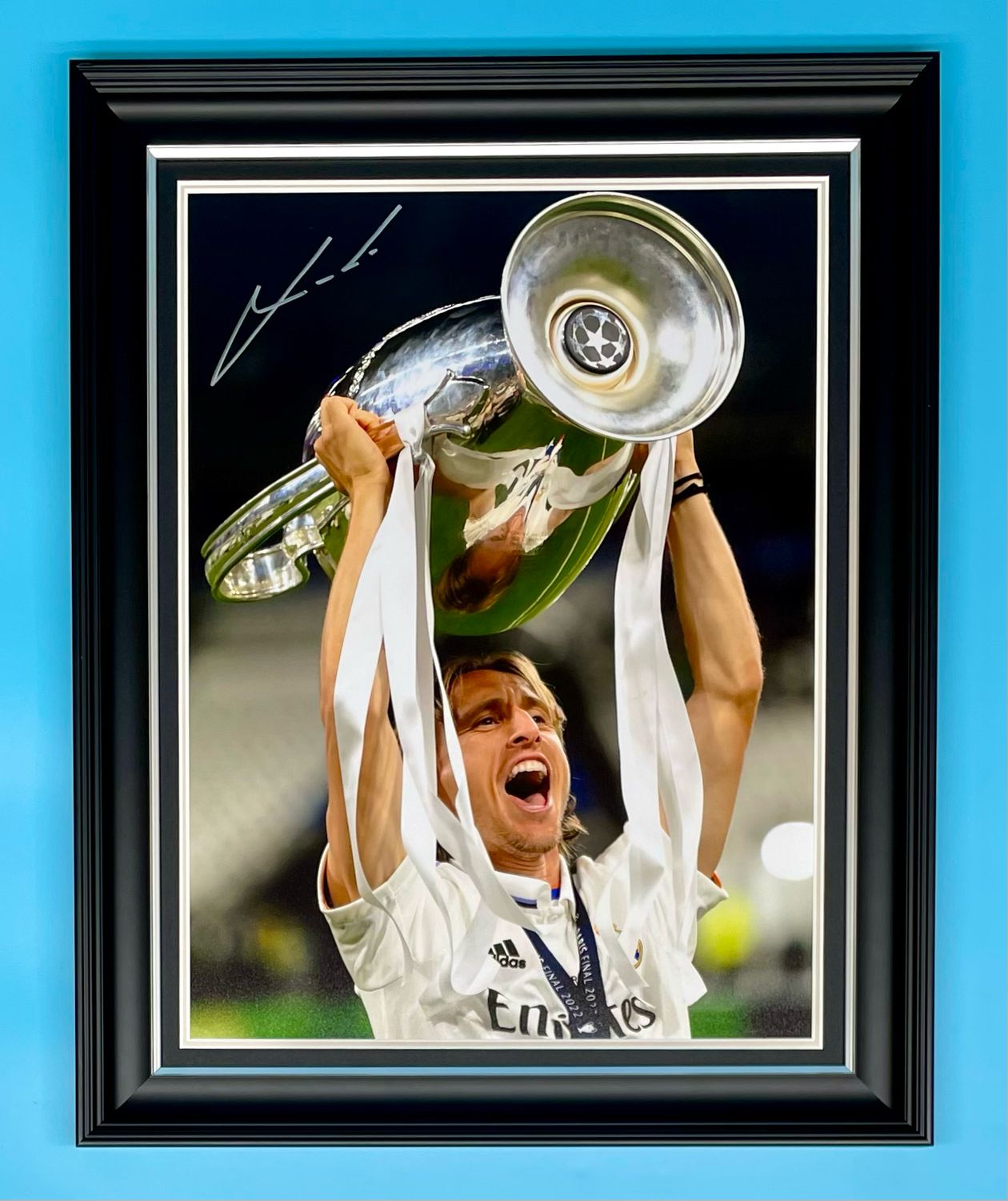 Luka Modric Signed Photo In Luxury Handmade Wooden Frame & AFTAL Member Certificate Of Authenticity Autograph Football Soccer Memorabilia Real Madrid Poster