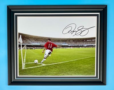 Ryan Giggs Signed Photo In Luxury Handmade Wooden Frame & AFTAL Member Certificate Of Authenticity Autograph Football Soccer Memorabilia Manchester United Poster