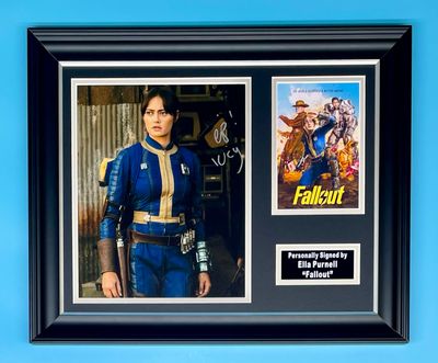 Ella Purnell Signed Photo In Luxury Handmade Wooden Frame & AFTAL Member Certificate Of Authenticity Autograph Movie Film TV Memorabilia Fallout Poster