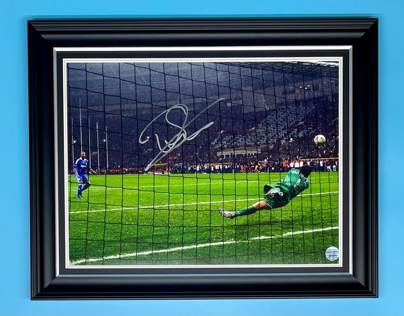 Edwin Van Der Sar Signed Photo In Luxury Handmade Wooden Frame & AFTAL Member Certificate Of Authenticity Manchester United Poster Football Soccer Memorabilia Autograph