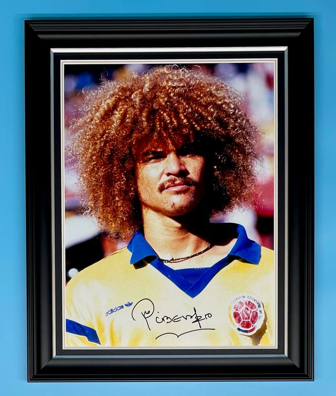 Carlos Valderrama Signed Photo In Luxury Handmade Wooden Frame & AFTAL Member Certificate Of Authenticity Colombia Poster Football Soccer Memorabilia Autograph