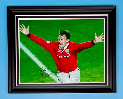 Teddy Sheringham Signed Photo In Luxury Handmade Wooden Frame & AFTAL Member Certificate Of Authenticity Manchester United Poster Football Soccer Memorabilia Autograph