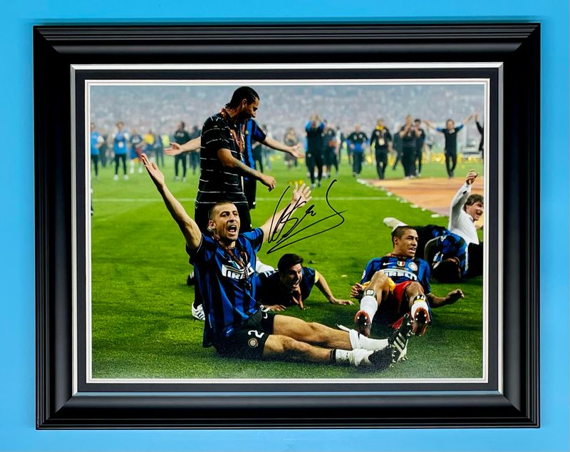 Walter Samuel Signed Photo In Luxury Handmade Wooden Frame & AFTAL Member Certificate Of Authenticity Inter Milan Poster Football Soccer Memorabilia Autograph