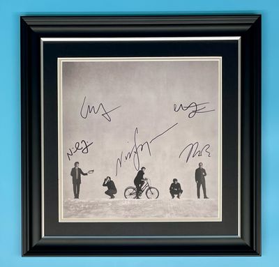 Crowded House Signed Photo In Luxury Handmade Wooden Frame & AFTAL Member Certificate Of Authenticity Music Memorabilia Autograph Poster