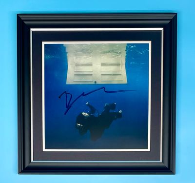 Billie Eilish Signed Photo In Luxury Handmade Wooden Frame & AFTAL Member Certificate Of Authenticity Hit Me Hard And Soft Poster Music Memorabilia Autograph Auto