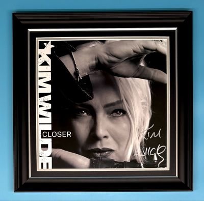 Kim Wilde Signed Photo In Luxury Handmade Wooden Frame & AFTAL Member Certificate Of Authenticity Closer Poster Music Memorabilia Autograph Auto Kim Wilde Signed Photo In Luxury Handmade Wooden Frame & AFTAL Member Certificate Of Authenticity Closer Poster Music Memorabilia Autograph Auto