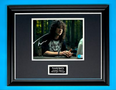 Joseph Quinn Signed Photo In Luxury Handmade Wooden Frame With Beckett Verification & AFTAL Member Certificate Of Authenticity Stranger Things Poster Movie Film TV Memorabilia Autograph Auto