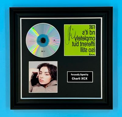 Charli XCX Signed Photo & CD In Luxury Handmade Wooden Frame & AFTAL Member Certificate Of Authenticity Brat Poster Music Memorabilia Autograph Auto