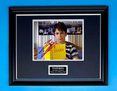 Zachary Gordon Signed Photo In Luxury Handmade Wooden Frame & AFTAL Member Certificate Of Authenticity Diary Of A Wimpy Kid Poster Movie Film TV Memorabilia Autograph Auto