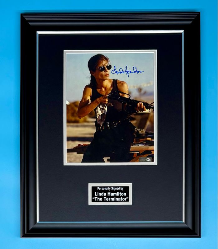 Linda Hamilton Signed Photo In Luxury Handmade Wooden Frame & AFTAL Member Certificate Of Authenticity The Terminator Poster Movie Film TV Memorabilia Autograph Auto