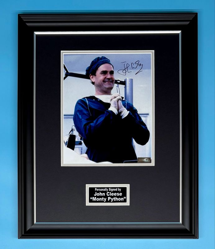John Cleese Signed Photo In Luxury Handmade Wooden Frame & AFTAL Member Certificate Of Authenticity Monty Python Poster Movie Film TV Memorabilia Autograph Auto