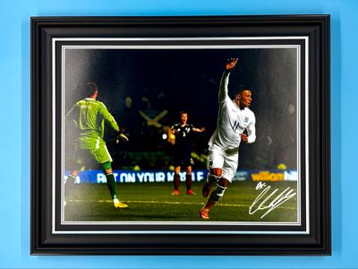 Alex Oxlade-Chamberlain Signed Photo In Luxury Handmade Wooden Frame With Certificate Of Authenticity England Poster Football Soccer Memorabilia Autograph Auto