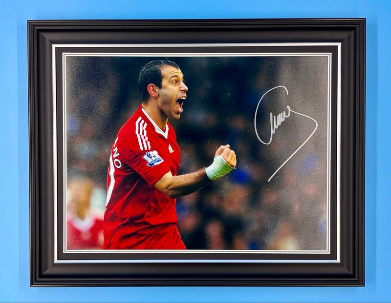 Javier Mascherano Signed Photo In Luxury Handmade Wooden Frame With Certificate Of Authenticity Liverpool Poster Football Soccer Memorabilia Autograph Auto