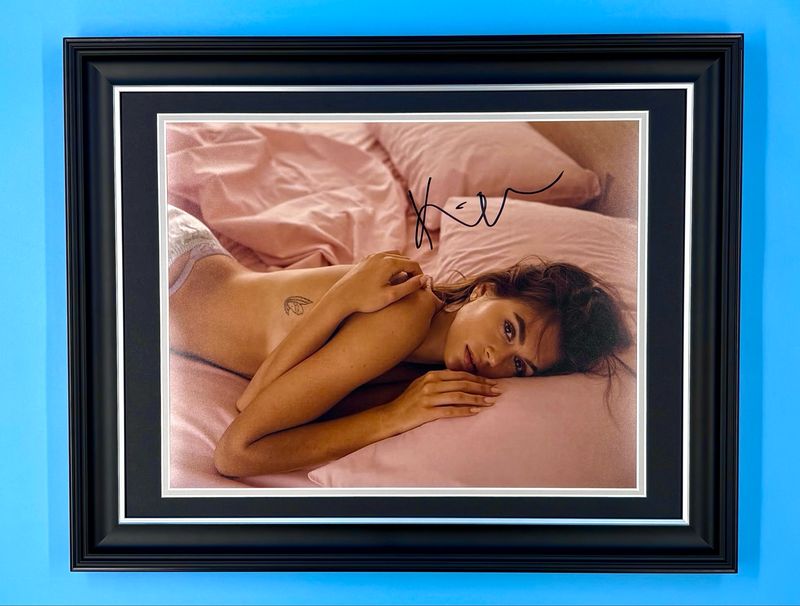 Kaia Gerber Signed Photo In Luxury Handmade Wooden Frame & Certificate Of Authenticity Poster Movie Film TV Memorabilia Autograph Auto