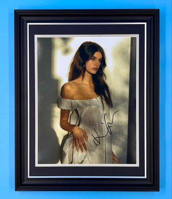 Kaia Gerber Signed Photo In Luxury Handmade Wooden Frame & Certificate Of Authenticity Poster Movie Film TV Memorabilia Autograph Auto