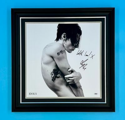 Yungblud Signed Photo In Luxury Handmade Wooden Frame & Certificate Of Authenticity Music Memorabilia Autograph Auto Idols Poster