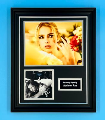 Addison Rae Signed Photo In Luxury Handmade Wooden Frame & Certificate Of Authenticity Music Memorabilia Autograph Auto Addison Poster