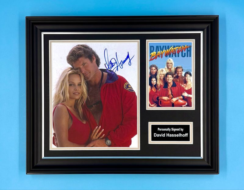 David Hasselhoff Signed Photo In Luxury Handmade Wooden Frame & Certificate Of Authenticity Movie Film TV Memorabilia Mitch Buchannon Autograph Auto Baywatch Poster