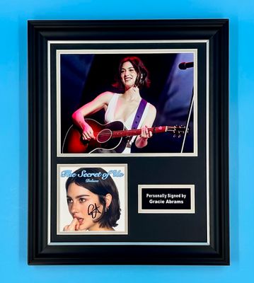 Gracie Abrams Signed Photo In Luxury Handmade Wooden Frame & Certificate Of Authenticity Music Memorabilia Autograph Auto The Secret Of Us Deluxe Poster