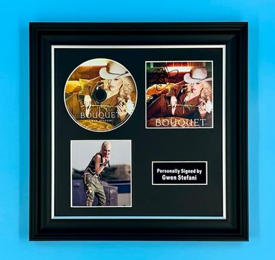 Gwen Stefani Signed Photo & CD In Luxury Handmade Wooden Frame & Certificate Of Authenticity Music Memorabilia Autograph Auto Bouquet Poster Gwen Stefani Signed Photo & CD In Luxury Handmade Wooden Frame & Certificate Of Authenticity Music Memorabilia Autograph Auto Bouquet Poster