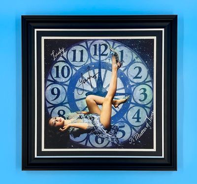 Laufey Signed Photo In Luxury Handmade Wooden Frame & Certificate Of Authenticity Music Memorabilia Autograph Auto A Matter Of Time Poster Laufey Signed Photo In Luxury Handmade Wooden Frame & Certificate Of Authenticity Music Memorabilia Autograph Auto A Matter Of Time Poster