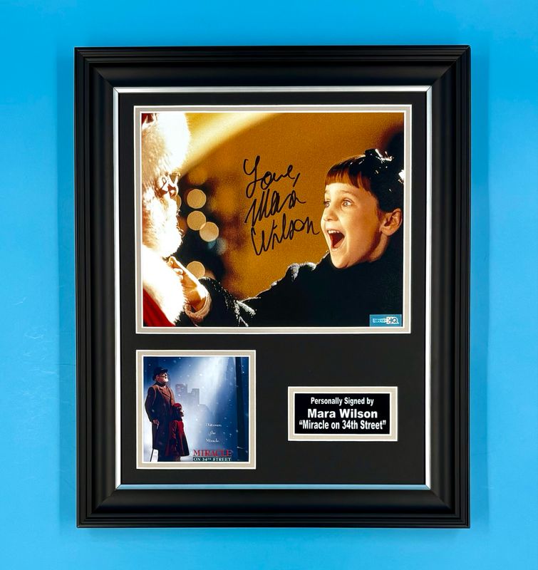 Mara Wilson Signed Photo In Luxury Handmade Wooden Frame & Certificate Of Authenticity Movie Film TV Memorabilia Autograph Auto Miracle On 34th Street Poster