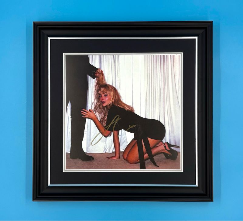 Sabrina Carpenter Signed Photo In Luxury Handmade Wooden Frame & Certificate Of Authenticity Music Memorabilia Autograph Auto Mans Best Friend Poster