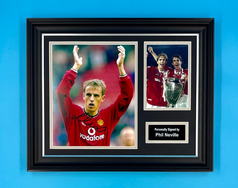 Phil Neville Signed Photo In Luxury Handmade Wooden Frame & Certificate Of Authenticity Football Soccer Memorabilia Autograph Auto Manchester United Poster