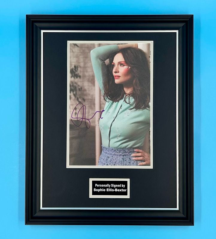 Sophie Ellis-Bextor Signed Photo In Luxury Handmade Wooden Frame & Certificate Of Authenticity Music Memorabilia Autograph Auto Theaudience Poster
